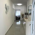 Apartment Makarska 马卡尔斯卡