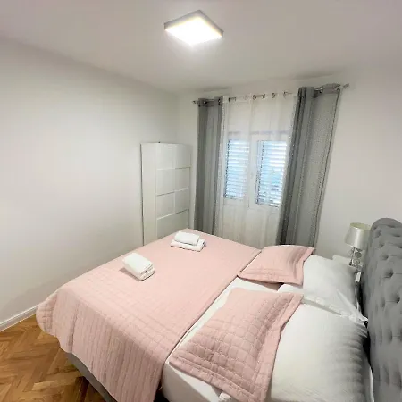 Apartment Makarska 公寓